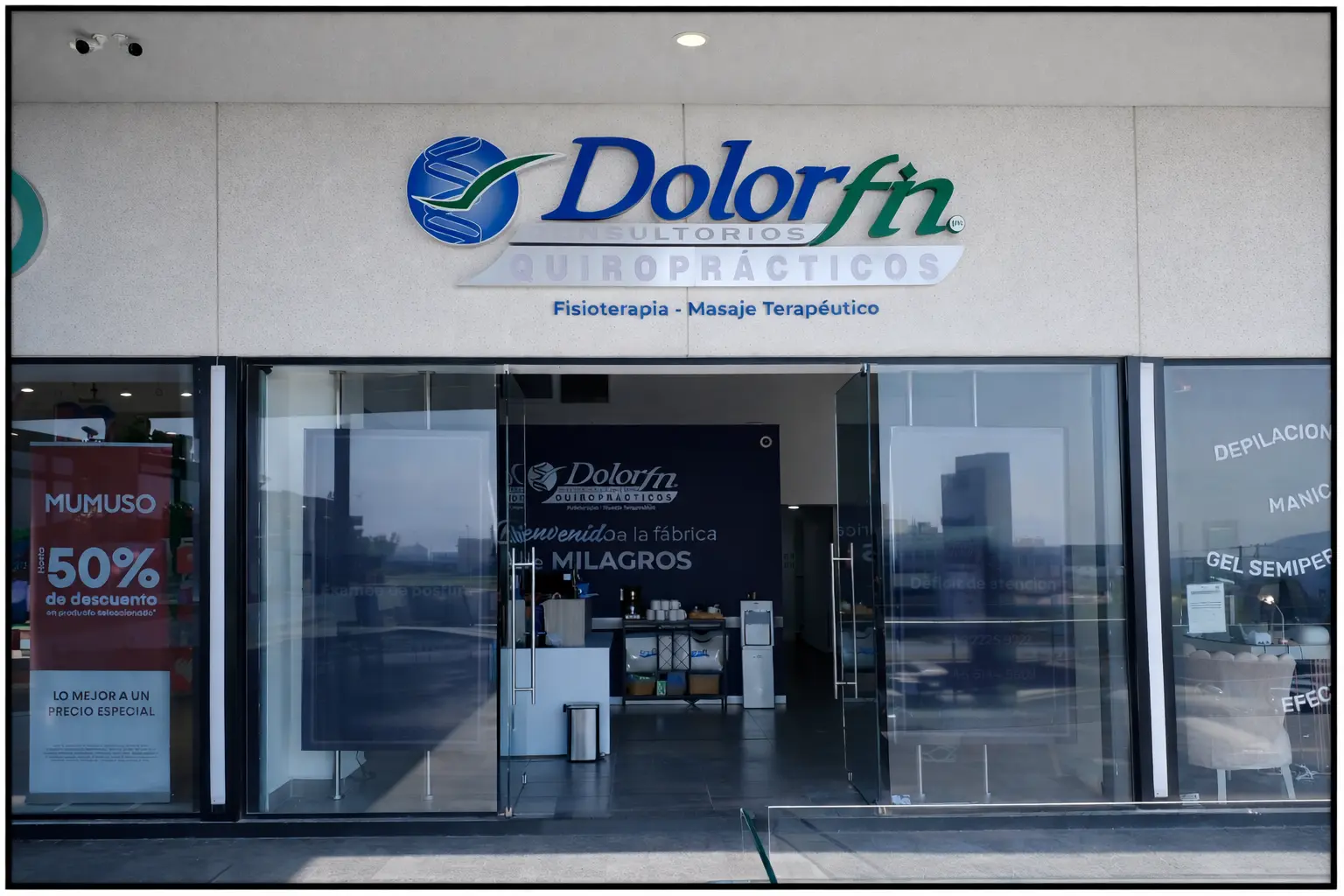 Fachada Dolorfin Juriquilla, Urban Center Juriquilla